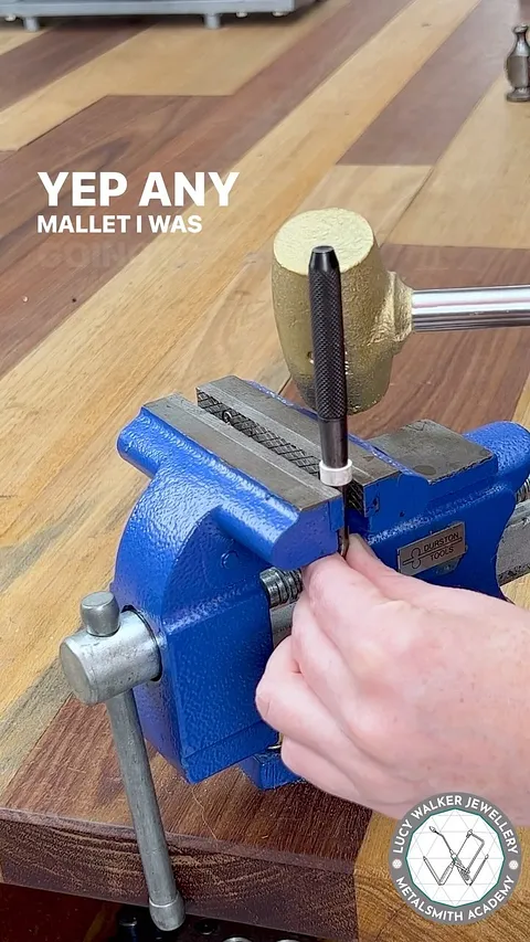 Here is a tip for stretching a bezel from @lucywalkerjewellery right now you can take TWO WEEKS of her classes for free!...
