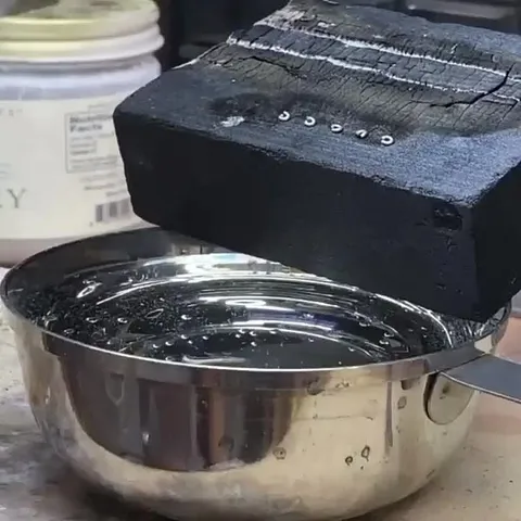 Here is a great ball making technique shared by the fabulous @allieperrydesigns - “When I need multiple balls that are all...
