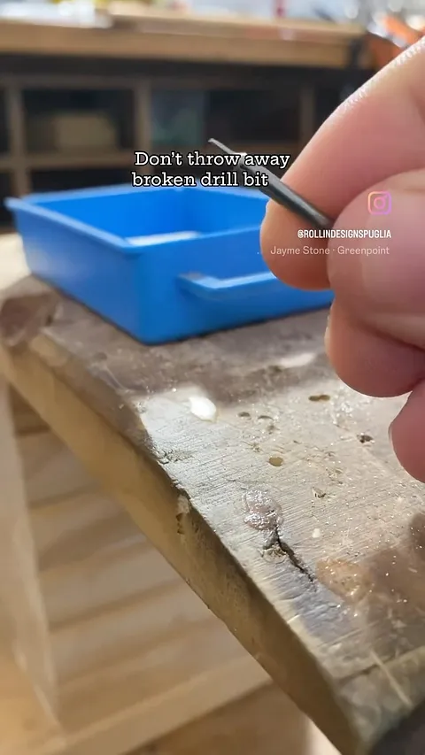Turn your broken drill bits into DIY sandpaper rolls from @rollindesignspuglia - “Turning broken drill bits into a handy...