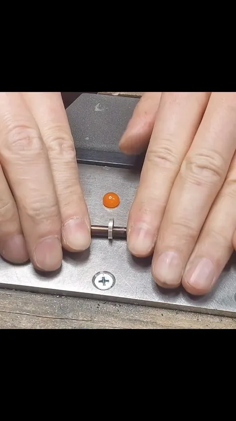 Tip for a too tight bezel from @martindenoch “Have you ever made a bezel too tight? But of course you have! We’ve been...