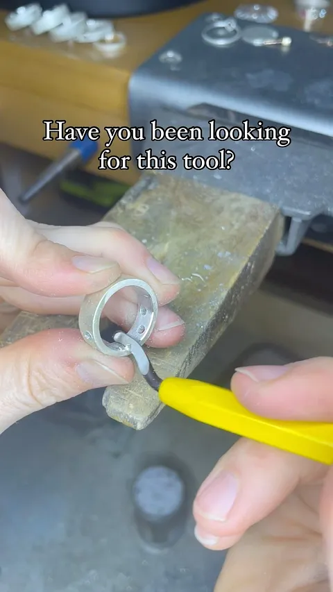 Thank you @lainebenthalljewelry for sharing this video of your “pipe deburring tool” -

“A great way to take the edge off...