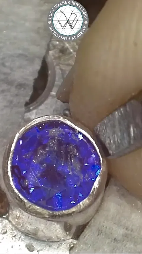 Here is a tutorial on tube setting and a reminder of how good @lucywalkerjewellery online classes are. Fantastic video,...
