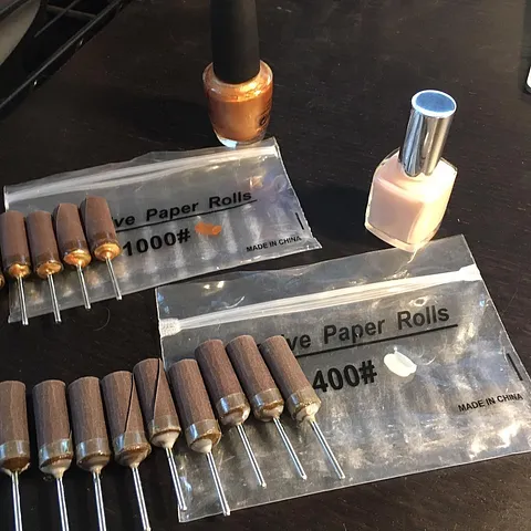 Love this tip for identifying different grits from @leahhollrockjewelry - “When I get new sandpaper cartridges in I have a...