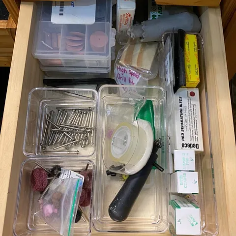 Here is a drawer organization/storage tip from @xaviervondesigns - “Working with so many small tools and tool components,...