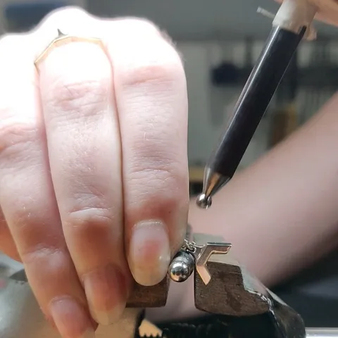 Here is a #diy tool for those hard to reach rivets from @8thfloor_studio - “I needed to make hinges in a difficult angle,...