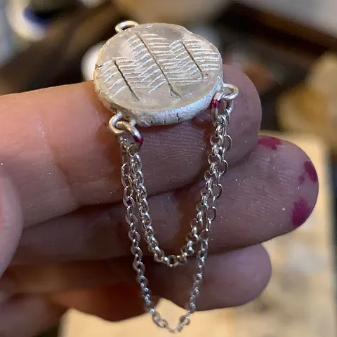 Here is a tip for soldering jump rings from @buenaonda.handmade - “Everytime I close a jump ring I mark the seam with a...