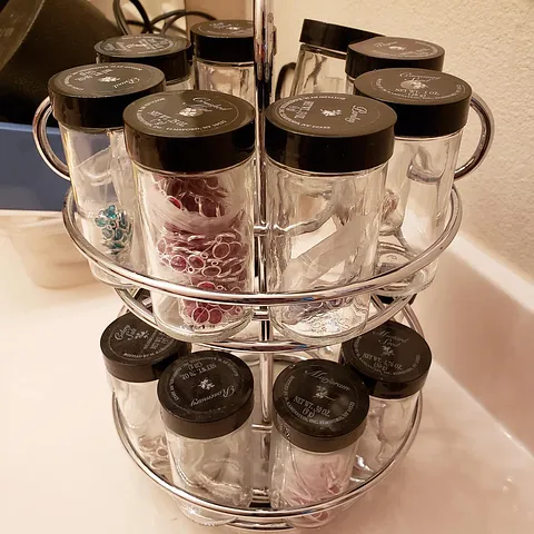 Here is a small components storage tip from @hotarujewelry - “What do you do with that spice rack you hardly use?...