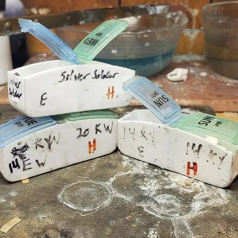 Here is a tip to store your solder from @ceramicshenanigans - 
“As I was learning goldsmithing, I found when soldering...