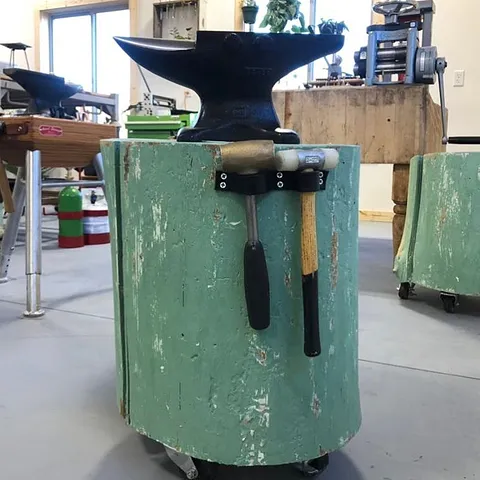 Here is a hammer storage tip from @ringgoldnicole - “I used a recycled leather belt for hammer 🔨 holders. To attach it I...