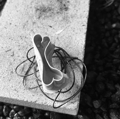 Here is a soldering tip from @hattie.eshleman - “I would love that! Here is a caption- “Use binding wire (or any steel...