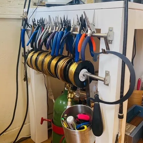 Here is a fabulous storage tip from @drugstorecowgirljewelry - “Here’s another way to store tools and hammers. These are...