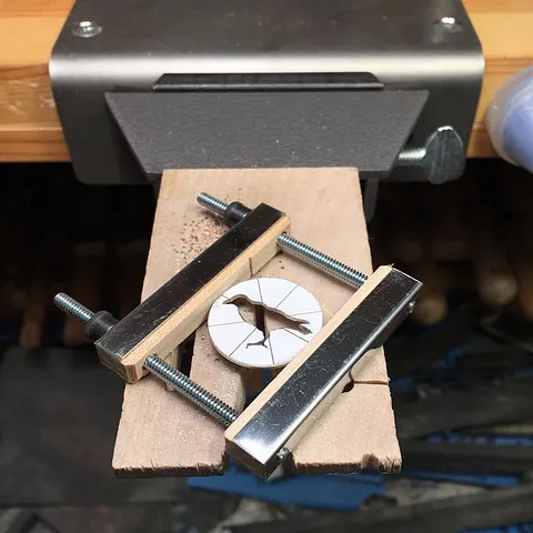 Here is a sawing tip from @metalformsca - “Using a guillotine clamp to hold your work allows for extra control when...