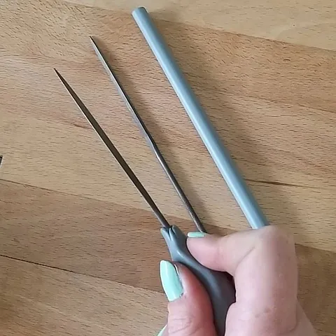 Here is a tip to make those mini files a bit more comfortable from @goudsmederijlamoon - “Thermoloc (by @grstools ), great...