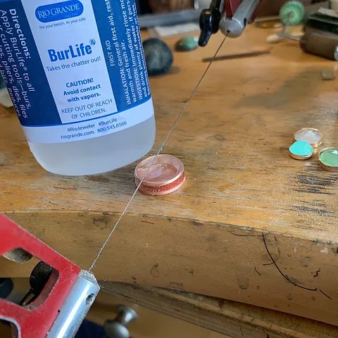 Here is a #diy liquid bur holder from @praxisjewelry - “I recently switched from using the stick BurLife to the Liquid...