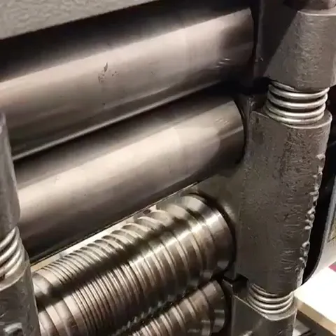 Here is a rolling mill tip from @moya.nl - “For goldsmiths wanting roll straight. Just push your steel block ( "vlaktas"...