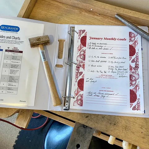 Here is a #diyplanner idea from @saracarroll_jewelry - "For the past two years I've used a free design/template program to...