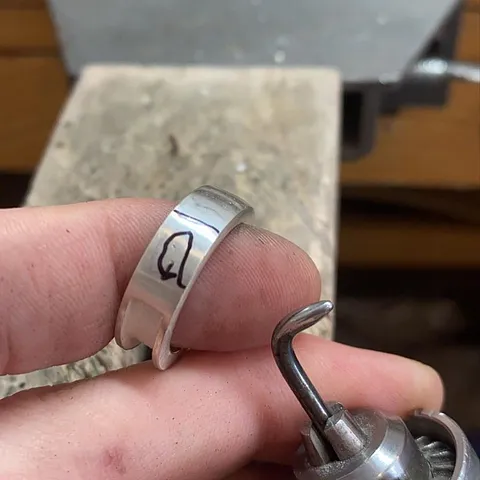Here is #diytool for fixing pitting (porosity) on castings from @kendrarosejewellery - “First you need an old/broken...
