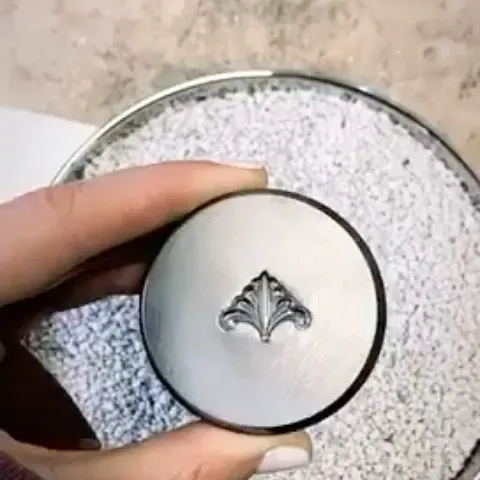 Here is a tutorial on how how to use a hydraulic press from @spiritmountainsilver - “For use with a 6 ton hydraulic press...