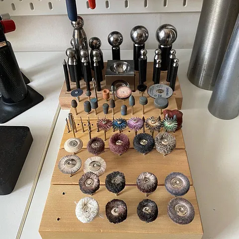 Here is a #diy tool organizer from @sarahofsweden - “This is how I organize my drill bits and polishing tools. I drilled...