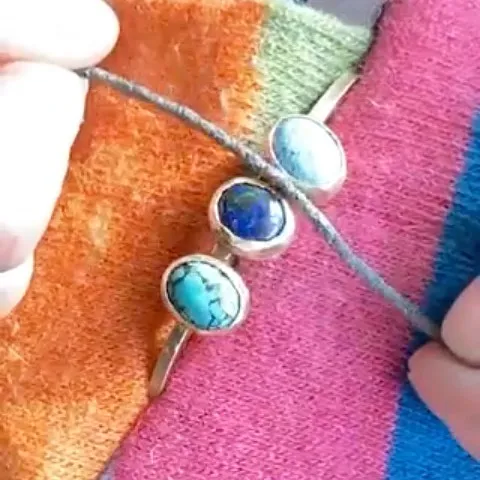 Here is a tip to polish those hard to reach spots from @PaViennadesigns - “I found this handy abrasive cord in my...