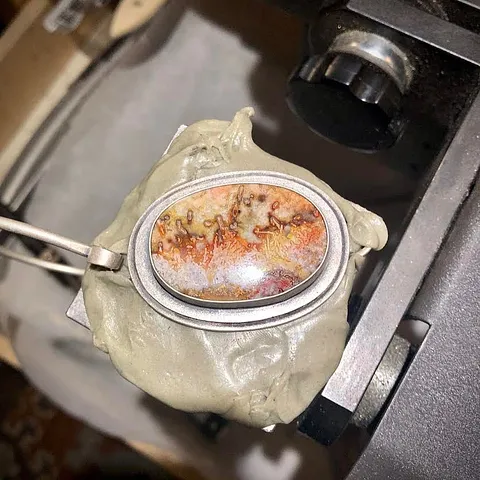 Here is a work holding tip from @kristalavonasdesigns - “I use Jet Set ballistic with the aluminum t plate that came with...