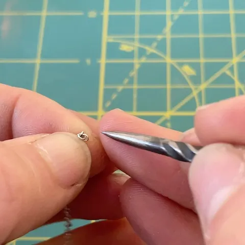 Here is a tip for when you are trying to get a jumpring on a small chain from me 👋 @corkieboltonjewelry take a scribe and...