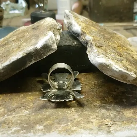 Here is a soldering tip from @silverdayturquoise - “This is what I call my soldering oven. It's a way to contain, and...