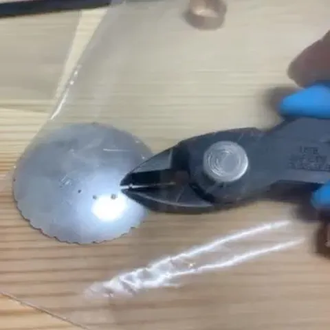 Here is a tip for trimming wires from @mimicha__fira - “When I need to cut or trim away small parts of metal with a shear,...