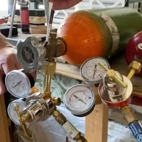 Here is a torch safety tip from @commongroundgreenport - “This tip is a safety essential when changing out your tanks....