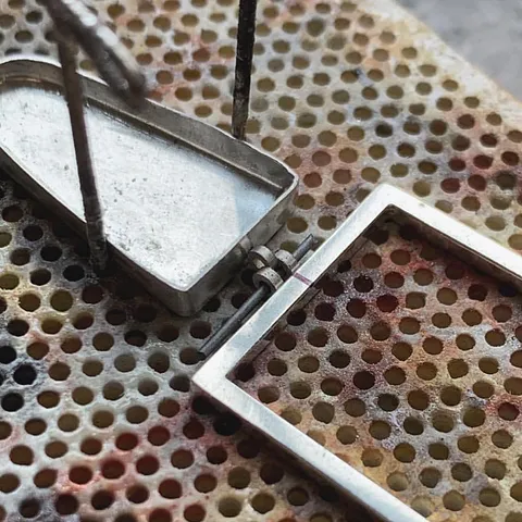 Here is a hinge tip from @meritmade - “Just created a tiny hinge!! I used a piece of pencil lead to stabilize the offset...
