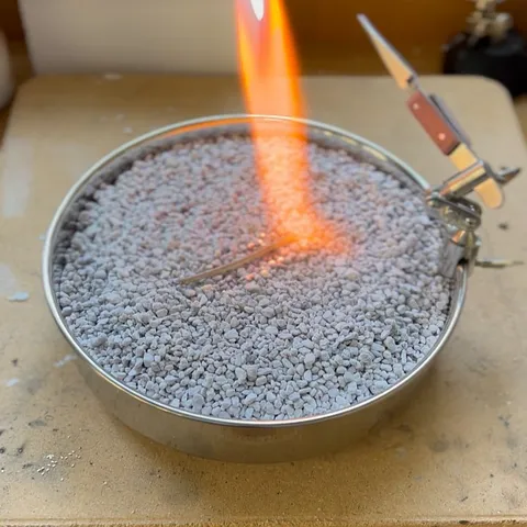 For this week’s #tooltalktuesday I wanted to talk about annealing pans filled with pumice! Some of you may have seen these...