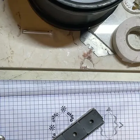 Here’s a tip for keeping steel shot out of your work from @buenaonda.handmade - “Cut a strip of plastic bag and stuff it...