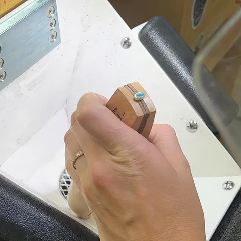 Here is a tip to save your fingers while polishing studs, from me 👋 using a ring clamp to secure a stud is a great way to...