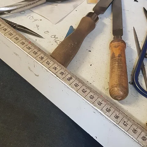 Here is a tip you can use at your bench to save time from @aimeesutanto - “Glue a measuring tape at the edge of your bench...