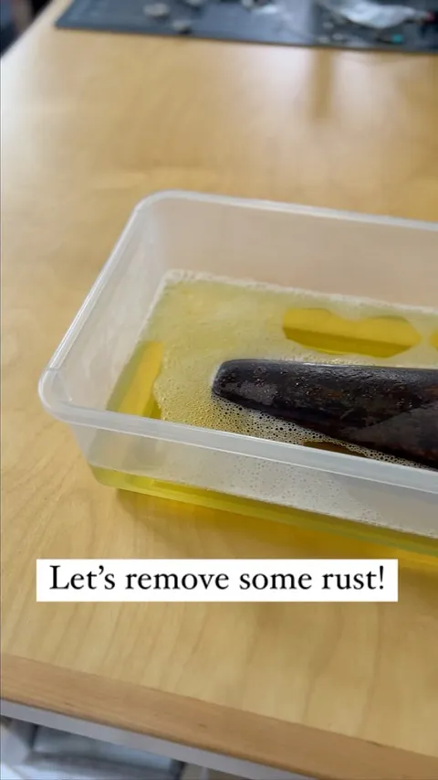 #tooltalktuesday Evapo-Rust is a biodegradable, non-corrosive, non-flammable, acid and solvent free rust remover. It have...