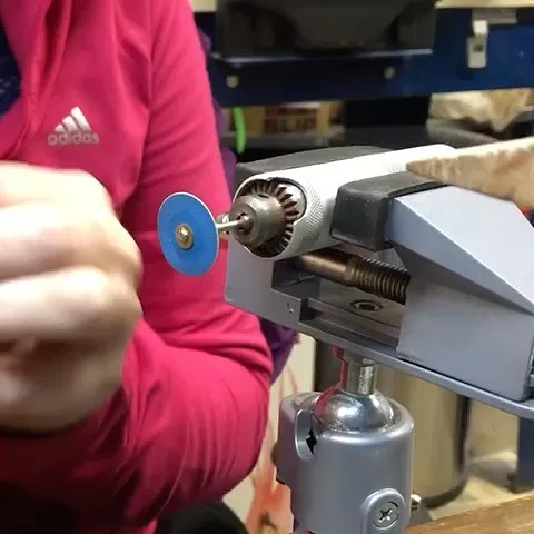 Here is a sanding and polishing tip from @mudandhide - “I just saved my butt a bunch of time by mounting my flex shaft in...