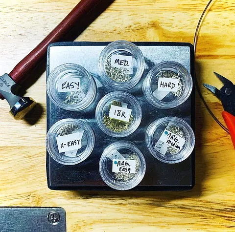 Here is a storage tip from @shira_hanna_designs - “Here’s a great #rainyday organizational tip for the #instasmithies . I...