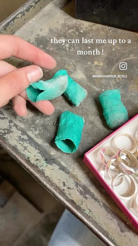 Protecting your fingers with this tip from @brianaharrison_metals -
 “where are my alligator tape lovers at ?
at the day...
