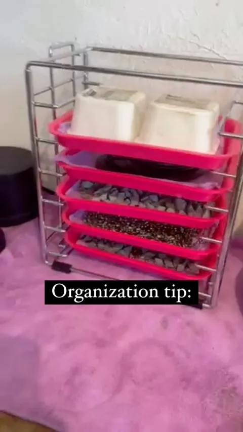 When I saw @erincuffjewelry sharing organizational tips from her studio I asked if she would share this awesome tip....