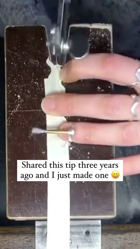 Three years ago @alisetalberga shared their #DIY finger brush to use while sawing and I have just finally made one and I...