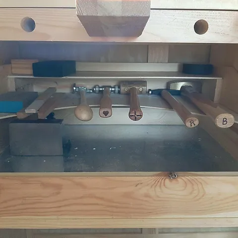 Here is a hammer storage tip from @silverlarkstudio - “I put my hammers on the shelf under my bench and it is at times...
