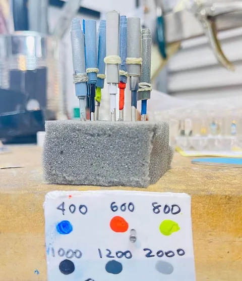 Here is a tip to help you remember which grit is which from @gabitimm_ - “Finally sorted out my emery paper mandrels, -...