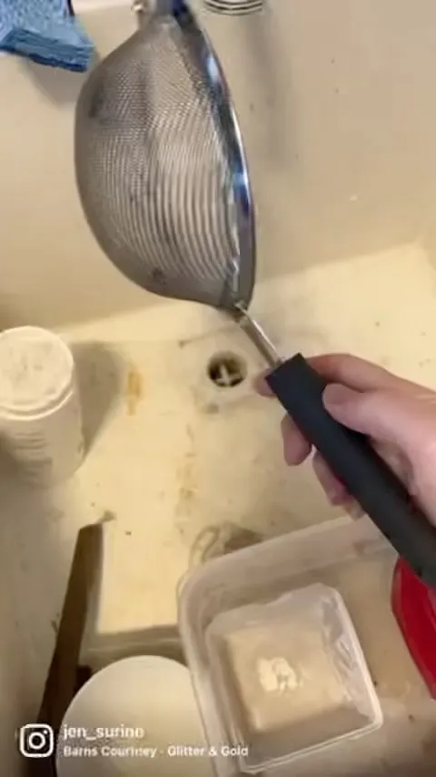 Here is a refining tip from @jen_surine - “This tip is one I picked up from @metalsmithsociety a while back, but it is...