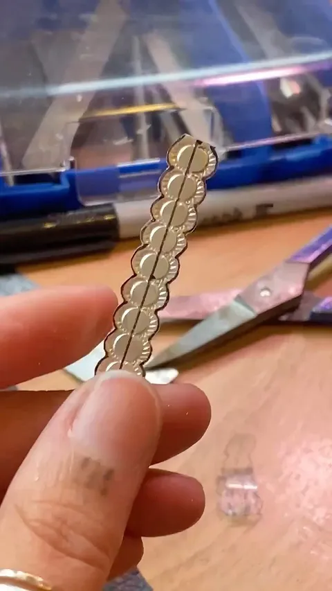 Here is a sawing tip from @kaivijewelry - “When using sharpie on the metal, I noticed saw dust would smudge the lines I...