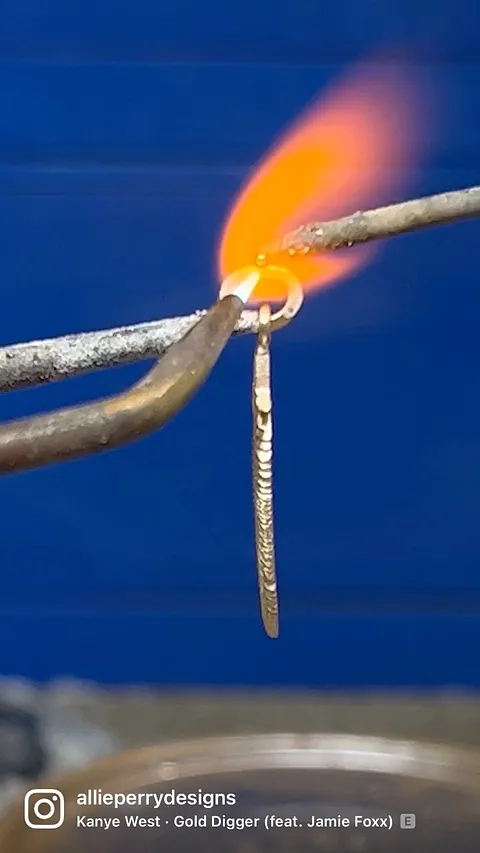 Here is a soldering tip from @allieperrydesigns - ““I love using a third hand to support small findings for soldering,...
