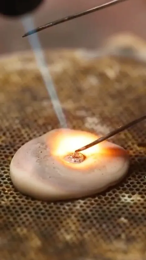 Here is a tip for securing components during soldering from @mdtc_handmade_jewelry Alex uses clay. That is the green...