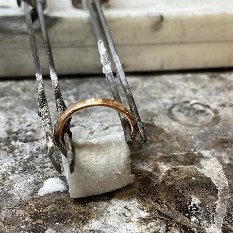 Here's a tip for protecting a stone while soldering From @e_milio_draws Wrap it with a wet paper towel and set it in a...