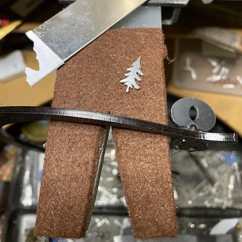 Here is a #diy bench pin from @gingermadeartisan - “3m felt pad bench pin experiment : custom cut 3/4 inch poly carbonate...