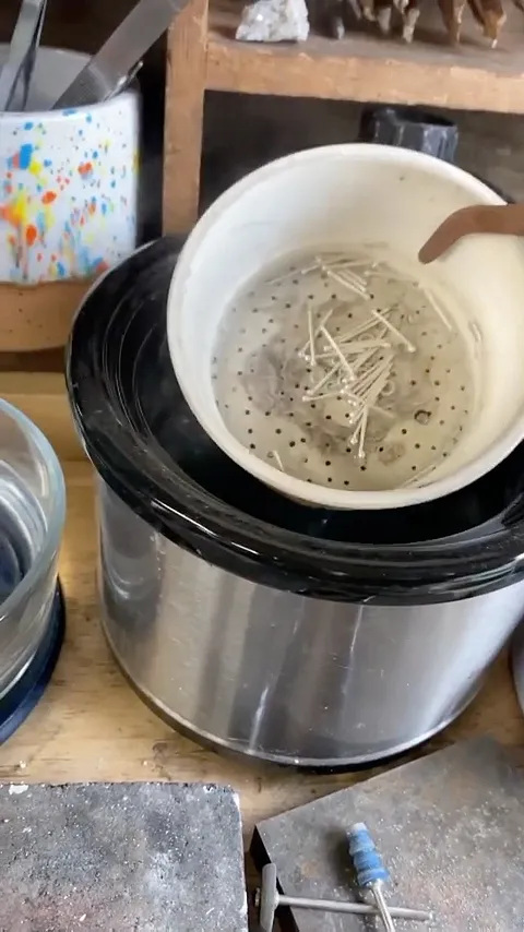 Here is a tip for your pickle pot from @thewildpine - “Create a mini strainer by drilling holes in
a yogurt container...