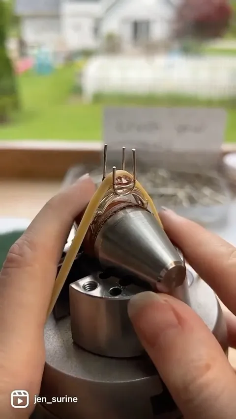 Here is a setting tip from @jen_surine - “I learned this stone setting trick from a master goldsmith I used to work with....
